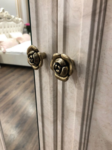 Спальня "Афина" 5-х ств. шкаф, кровать (1800х2000), зеркало ППУ, крем корень. Фото №8